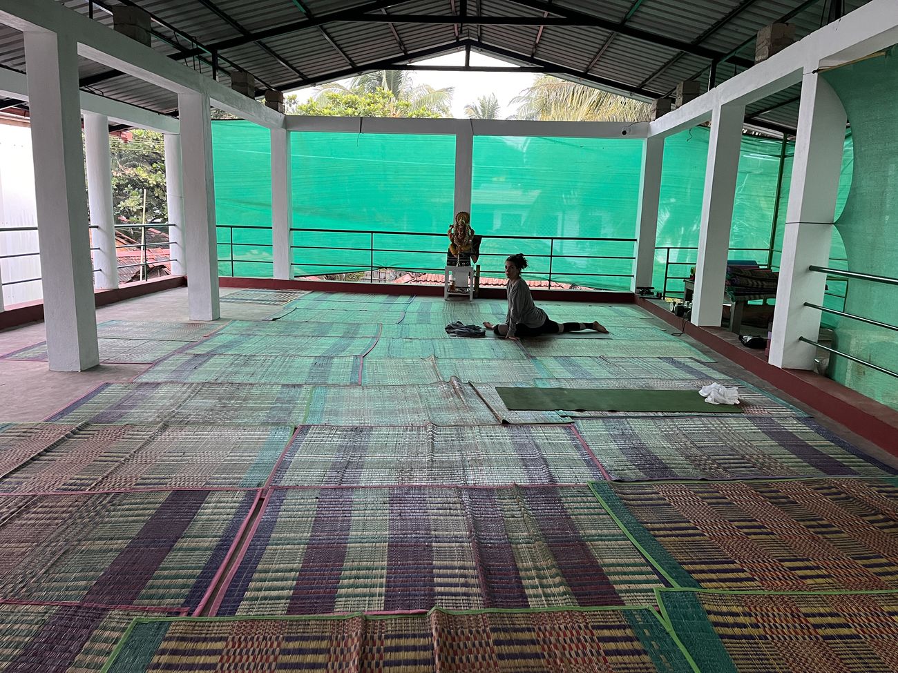 The yoga hall facing the sea